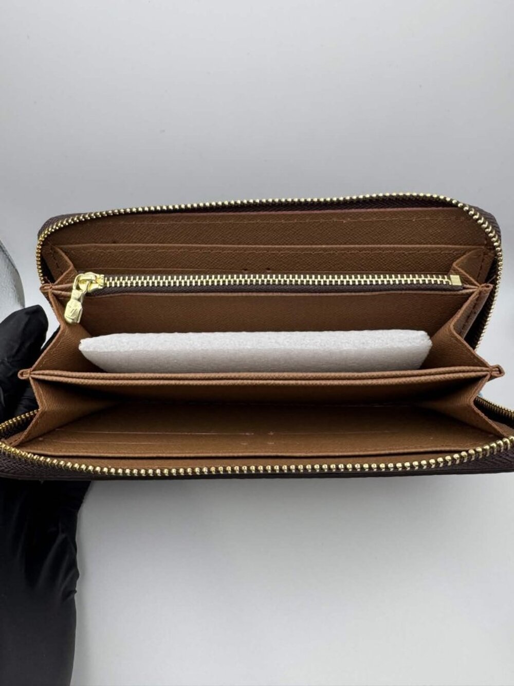 Louis Vuitton Zippy Wallet - Picture 2 of 2